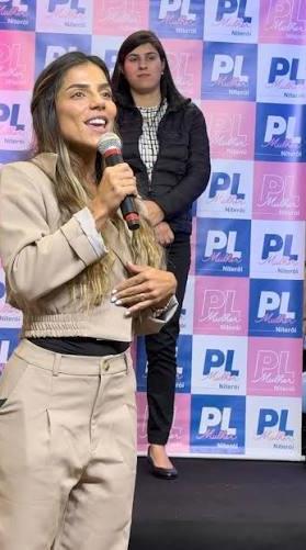 Lais Jordy discursa em evento do PL Mulher Niteroi