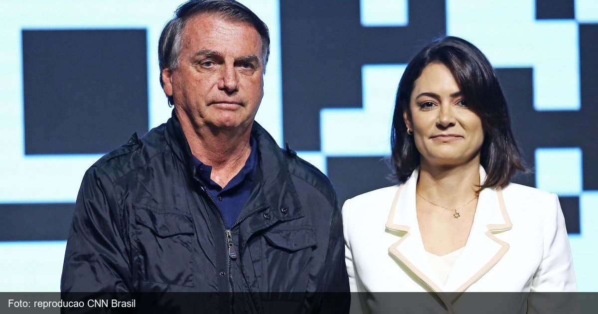 Jair Bolsonaro quer Michelle firme na disputa pelo Senado do DF