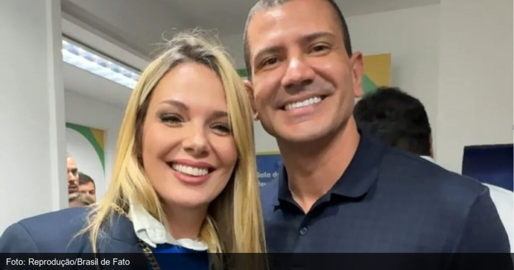 Douglas Ruas e Fernanda Louback em evento de campanha