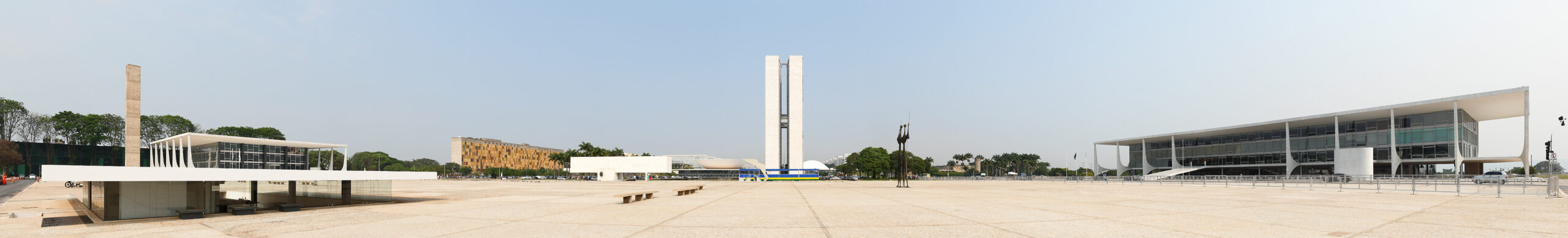 Vista panorâmica da Praça dos Três Poderes em Brasília